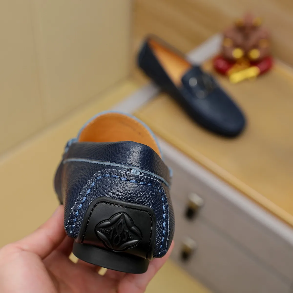 Men's shoes 💰360 💰 LV Louis Vuitton's top-quality Peaches men's shoes 💯Original copy of the official website, the upper is made of imported official website 1:1 material ❌Italian 🇮🇹 cowhide surface, imported pigskin lining. It’s definitely not made with ordinary craftsmanship, it’s the model used by celebrities! The factory’s craftsmanship is designed to create the most perfect shoes for trendy men! Colors available! 38-44 yards